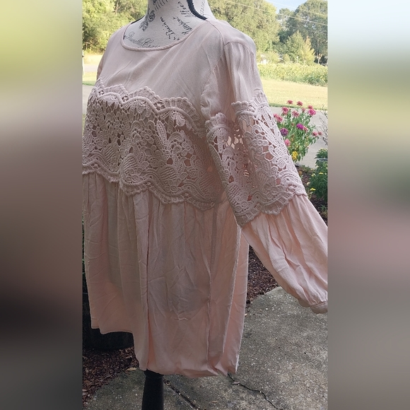BLUSH JESSICA SIMPSON CROCHET LACE TRIM DRESSY BLOUSE/ S/P - Picture 3 of 7